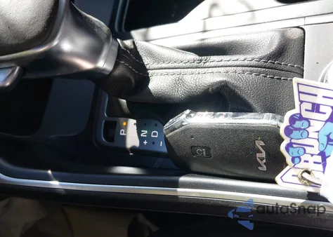 2022 Kia Sorento S z USA, uszkodzony, nr VIN 5XYRL4LC3NG094503